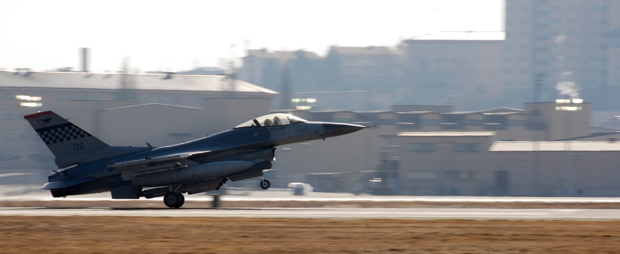 An F-16 lands after completing a sortie during Exercise Beverly Bulldog 09-01 on Osan Air Base, Republic of Korea Jan. 15. The 51st Fighter Wing is currently undergoing a week-long Operational Readiness Exercise to test its ability to conduct war time missions. (US Air Force photo by Staff Sgt. Scottie T. McCord)