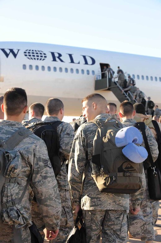 Hundreds of Dyess Airmen deploy to Southwest Asia > Dyess Air Force