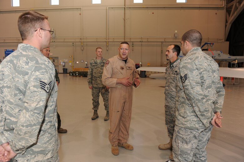 CREECH AFB, Nev. -- Lieutenant General Gary North, 9th Air Force and U.S. Air Forces Central commander, meets with Airmen assigned to the 432d Aircraft Maintenance Squadron at Creech Air Force Base Nev. during his visit Jan. 13. This was General North’s first visit to Creech since the 432d Wing was also designated as the 432d Air Expeditionary Wing in May 2008. (U.S. Air Force photo)