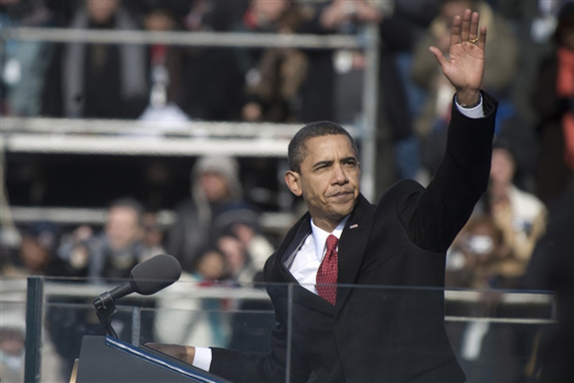 President Barack Obama waves to the crowd at the conclusion of his inaugural address Jan. 20 in Washington, D.C. The 44th president of the United States assumed his duties as commander in chief and vowed not to waver in defending America. (Defense Department photo/Navy Petty Officer 1st Class Chad J. McNeeley)
