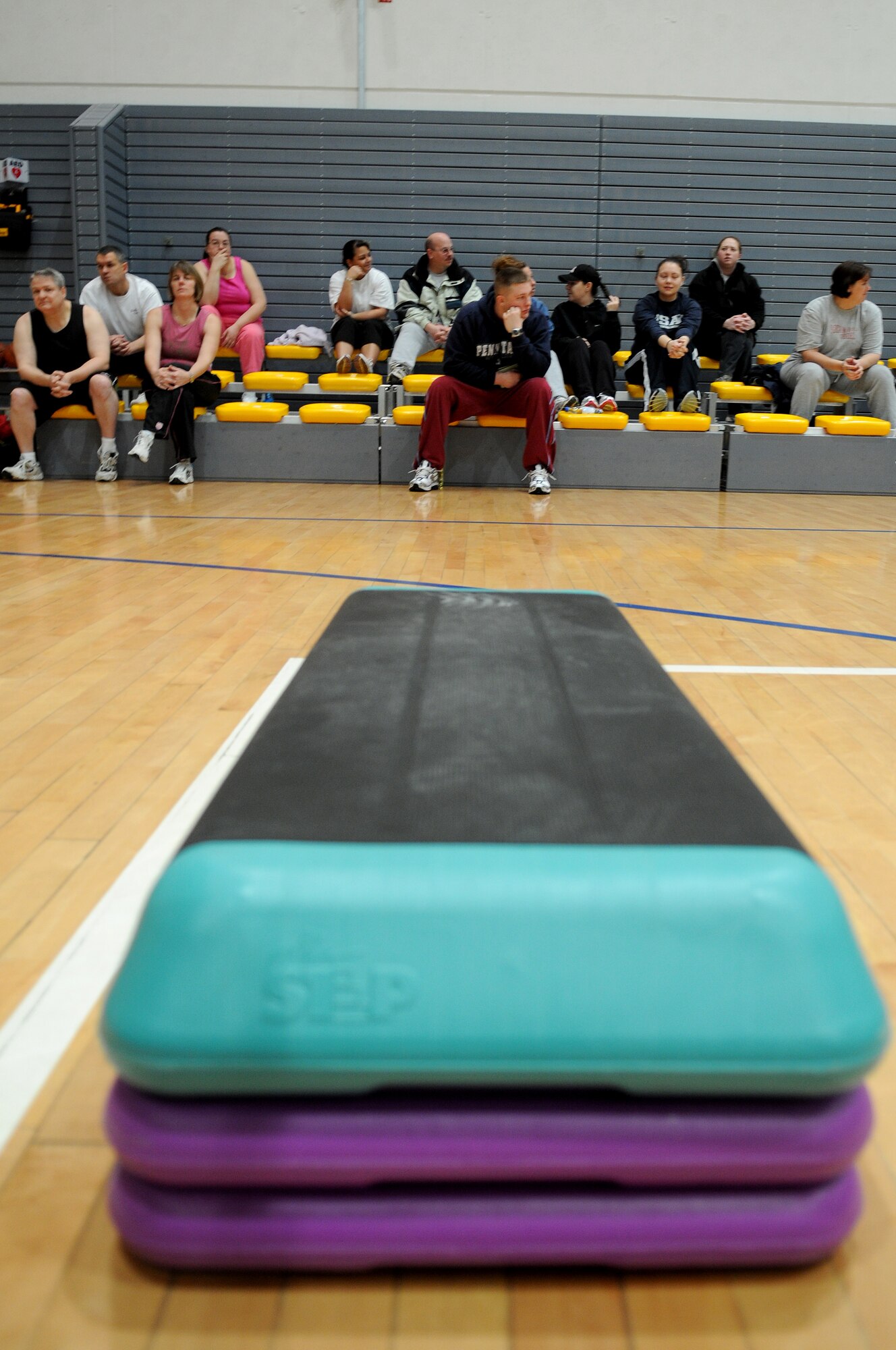 Participants wait to begin their weigh-ins Jan. 17, 2009, for the Biggest Loser Contest held by the 435th Services Squadron at Ramstein Air Base. (U.S. Air Force photo by Airman 1st Class Grovert Fuentes-Contreras)