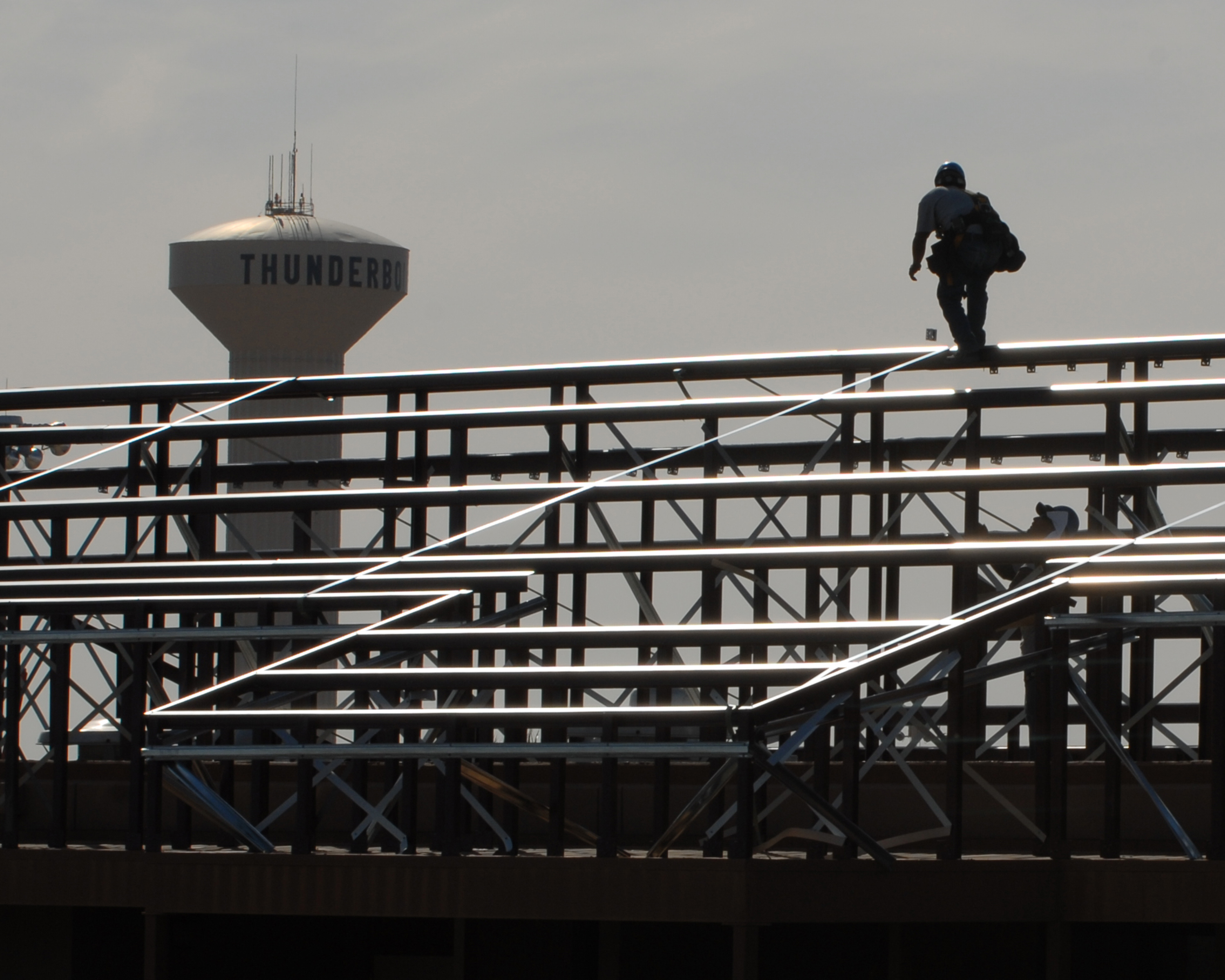Slant roofs improve quality of life in dormitories