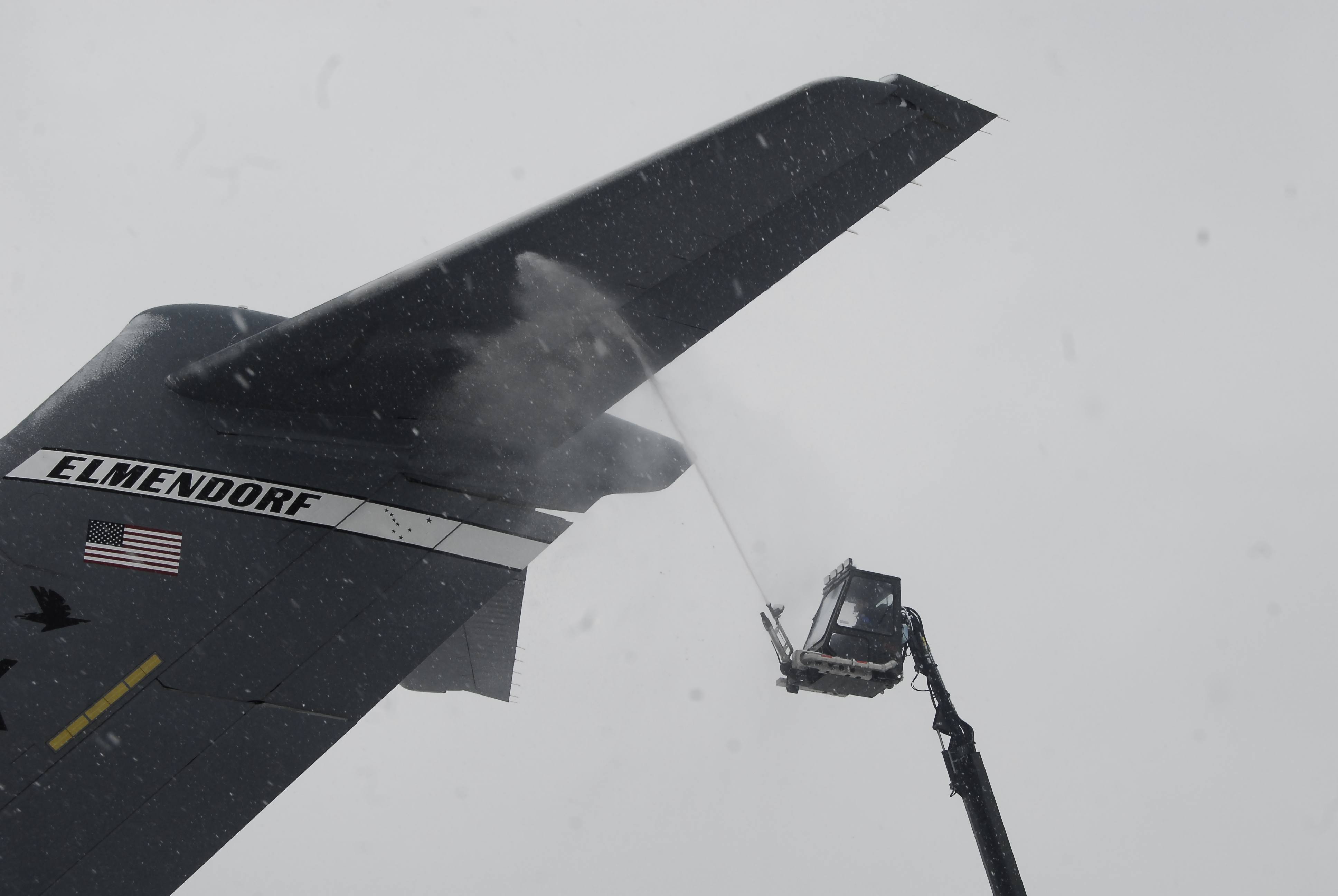 Pope blasted by rare snow storm > Pope Field > Article Display