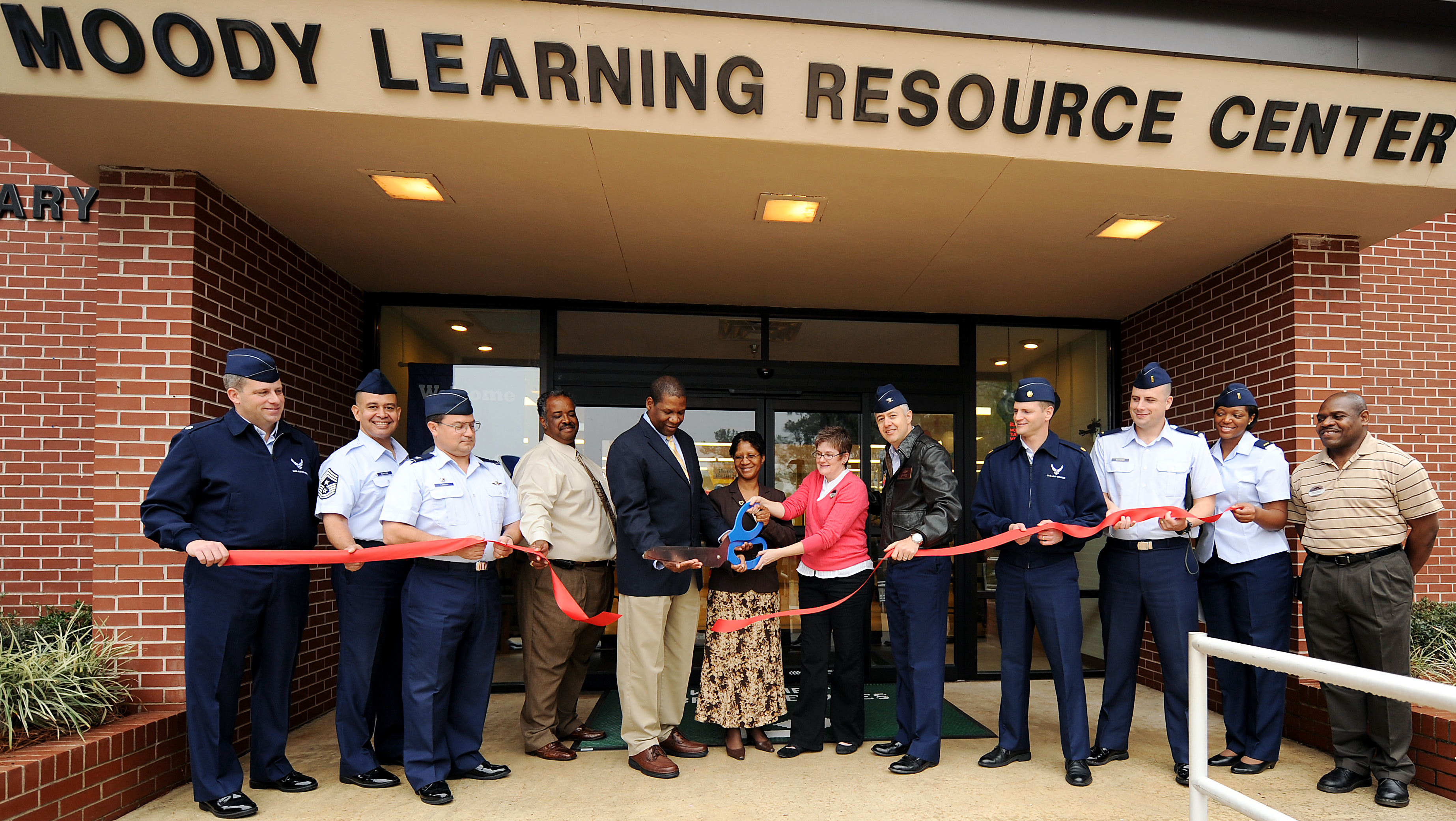 New Moody Learning Resource Center hosts open house > Moody Air Force Base > Article Display