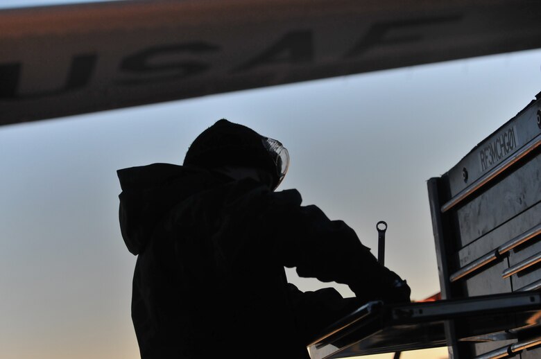 Maintainers keep aircraft flying > Ramstein Air Base > Article Display