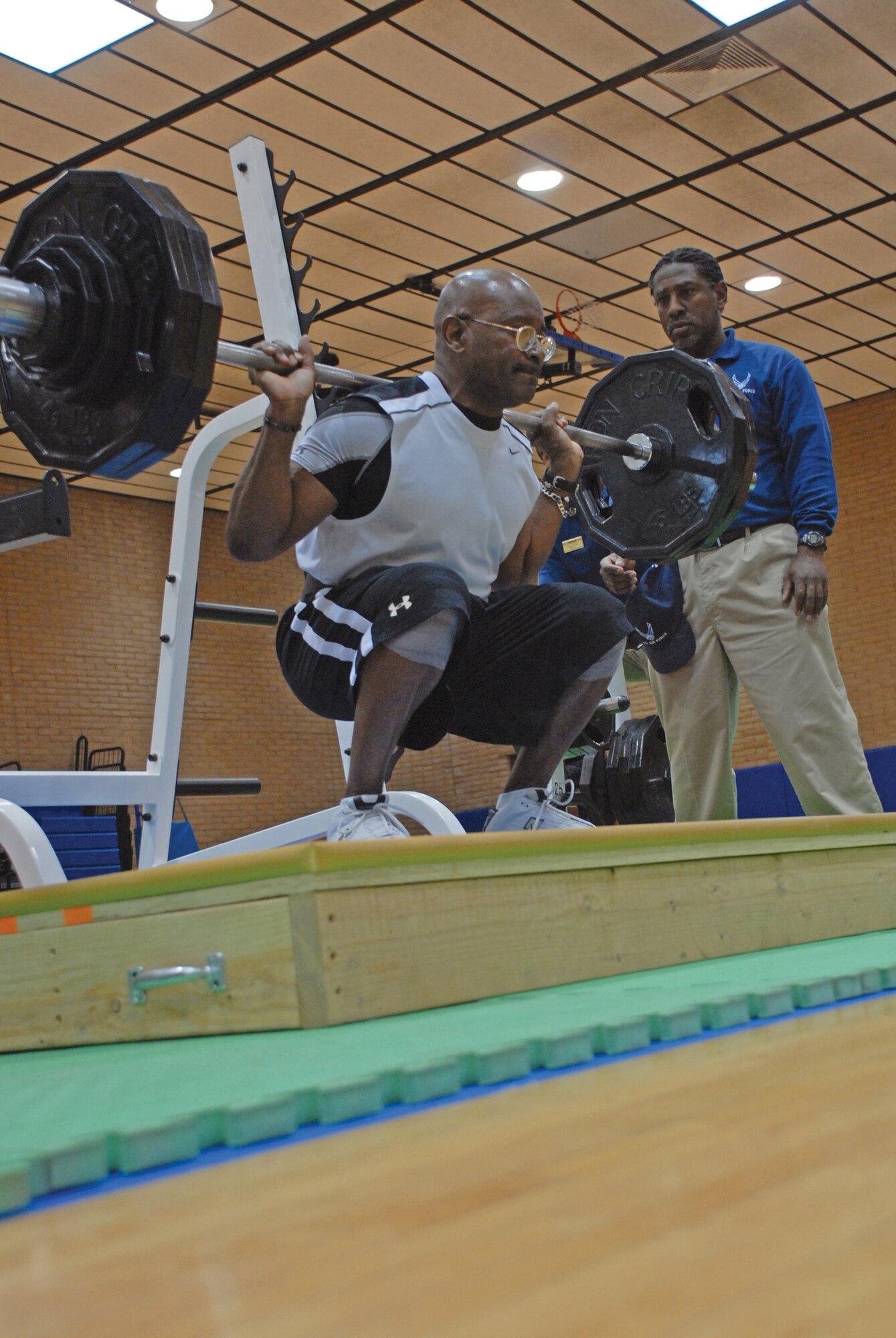 Strongest TBolts muscle way through competition > Luke Air Force Base