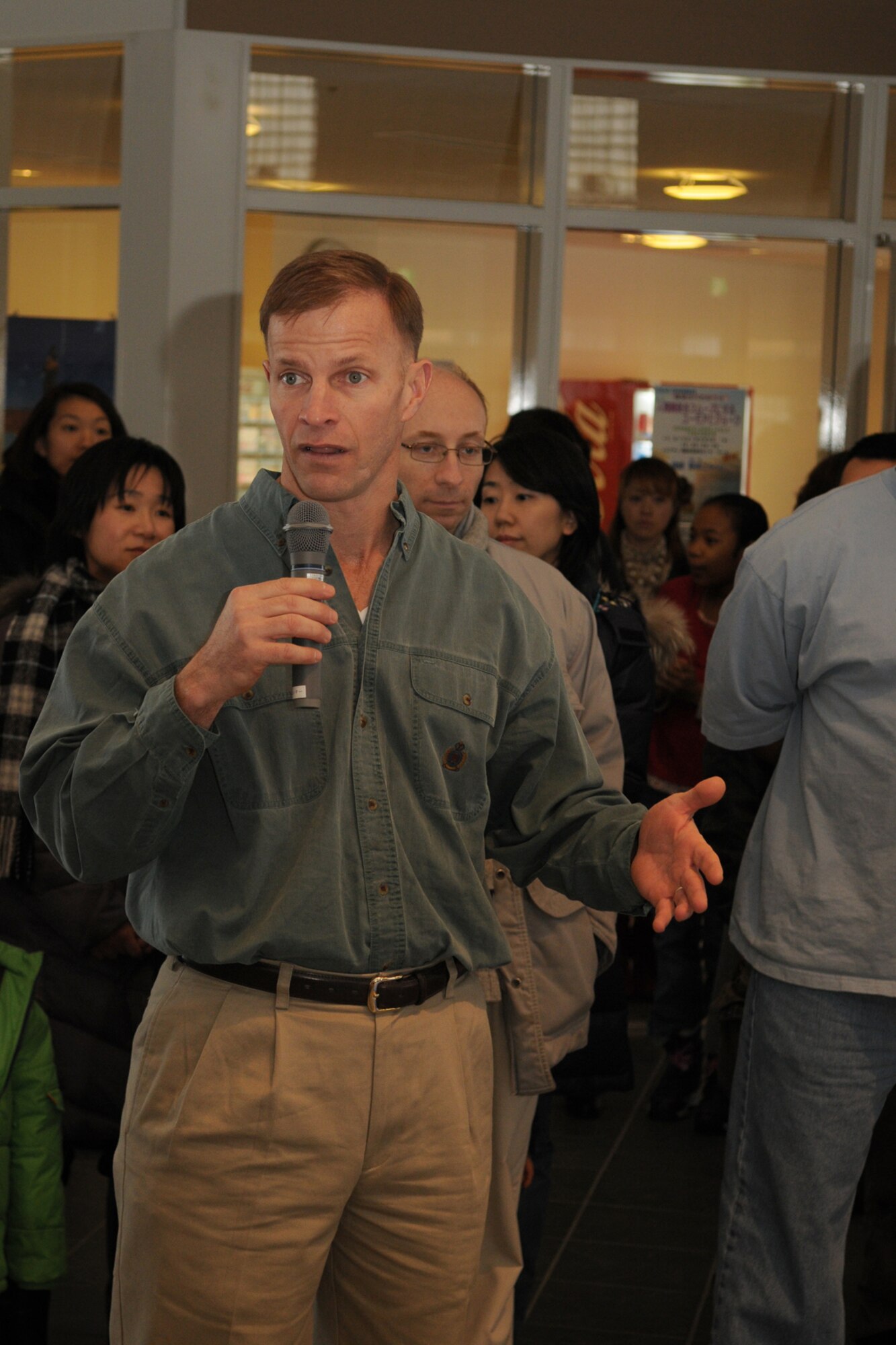 MISAWA CITY, Japan -- Col. RC Craig, 35th Fighter Wing vice commander, gives remarks during a Shougatsu celebration Jan. 25, 2009, at the Misawa International Center. Colonel Craig highlighted the importance of Japanese Nationals and Americans coming together to share customs and traditions. (U.S. Air Force photo by Senior Airman Jamal D. Sutter)