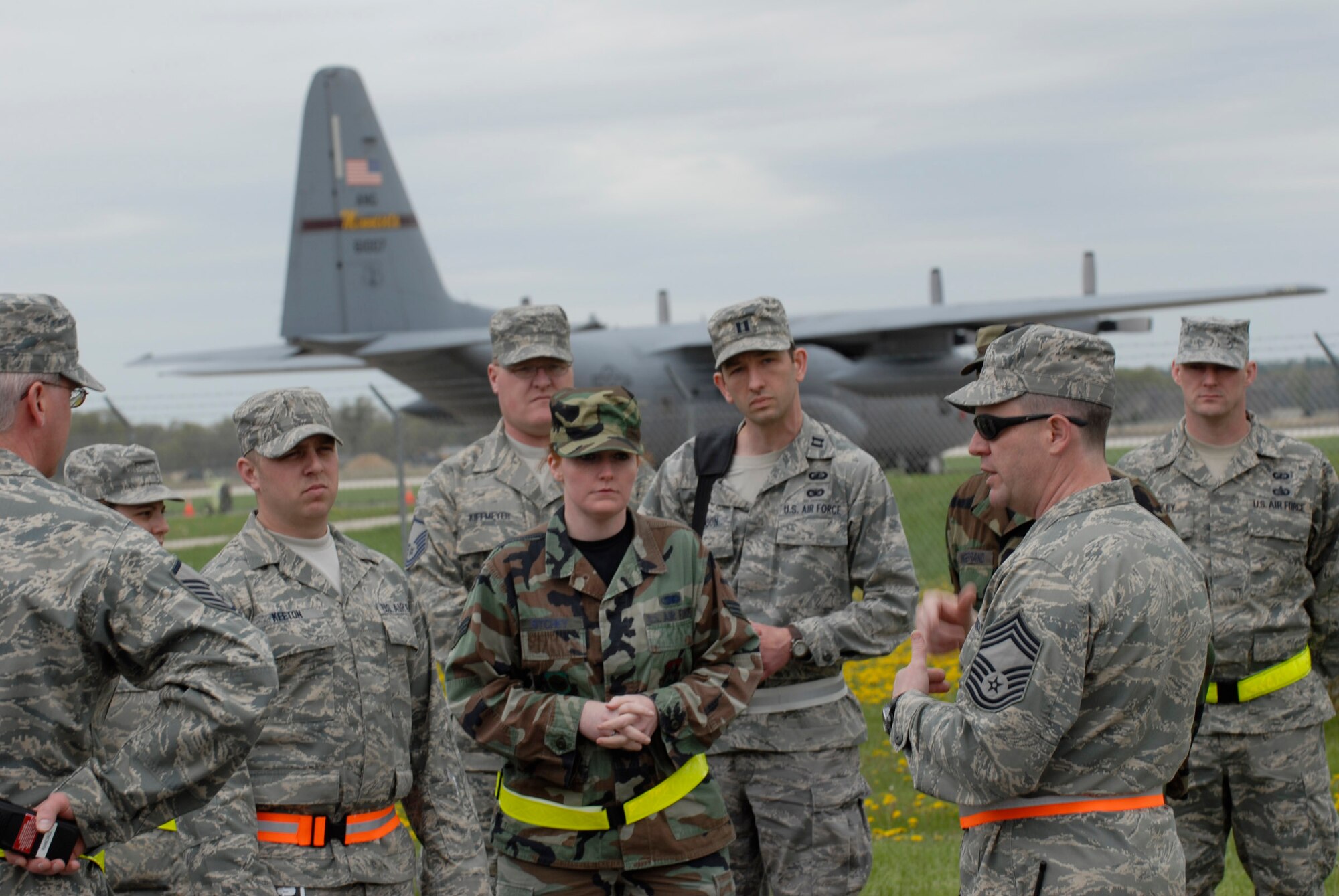 Chief Master Sgt. Matthew Cron, 133rd Communications Flight, speaks to a group of Airmen during a training mission at Volk Field, Wis. on May 15, 2009. Hundreds of men and women from the Minnesota Air National Guard unit joined others from Scott Air Force Base, Illinois for Readiness Safeguard in preparation for an Operational Readiness Inspection. USAF Official photo by Technical Sgt. Erik Gudmundson.(Released)