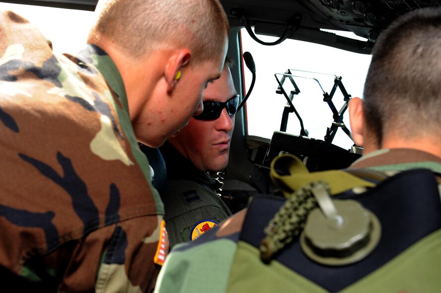 SHAW AIR FORCE BASE, S.C.-Captain Ryan Daugherty, 16th Airlift Squadron C-17 pilot, speaks to South Carolina Civil Air Patrol cadets on the capabilities of the C-17 aircraft July 1, 2009. CAP cadets toured Shaw AFB and took an incentive ride on a C-17 from Charleston AFB.(U.S. Air Force photo/Senior Airman Matt Davis)