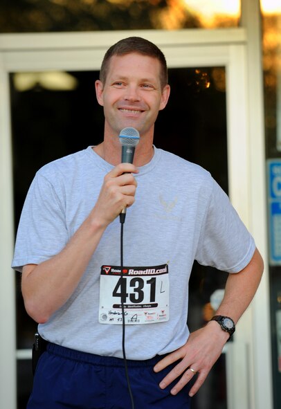 MOODY AIR FORCE BASE, Ga. -- Col. Gary Henderson, 23rd Wing commander, gives the opening remarks before the start of the Independence Day 5k run in Valdosta, Ga., July 4. Colonel Henderson and his family both ran in the race. (U.S. Air Force photo by Senior Airman Gina Chiaverotti)
