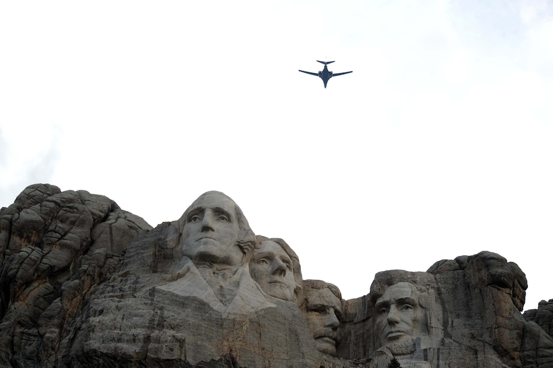 A B-1B Lancer performs a flyover during the 2009 Independence Day celebrations at Mt. Rushmore National Memorial. Approximately 30,000 people attended the event. (U.S. Air Force photo/Airman 1st Class Adam Grant)