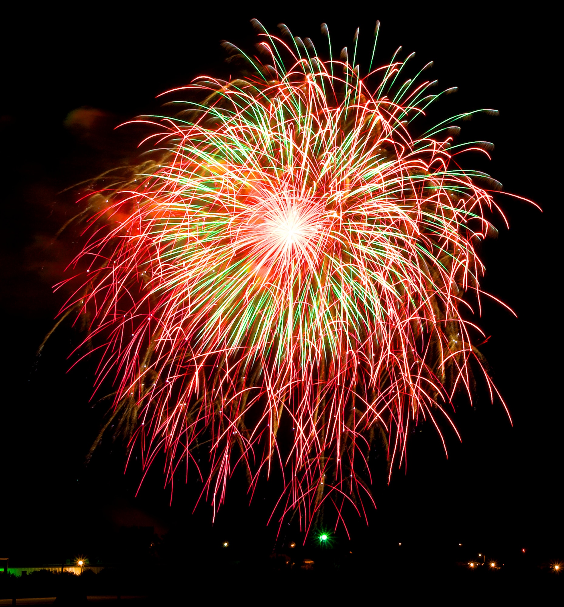 Fireworks entertain families during the Fourth of July celebation at Holloman Air Force Base, N.M., July 4. (U.S. Air Force Photo/Tech.Sgt. Chris Flahive) 