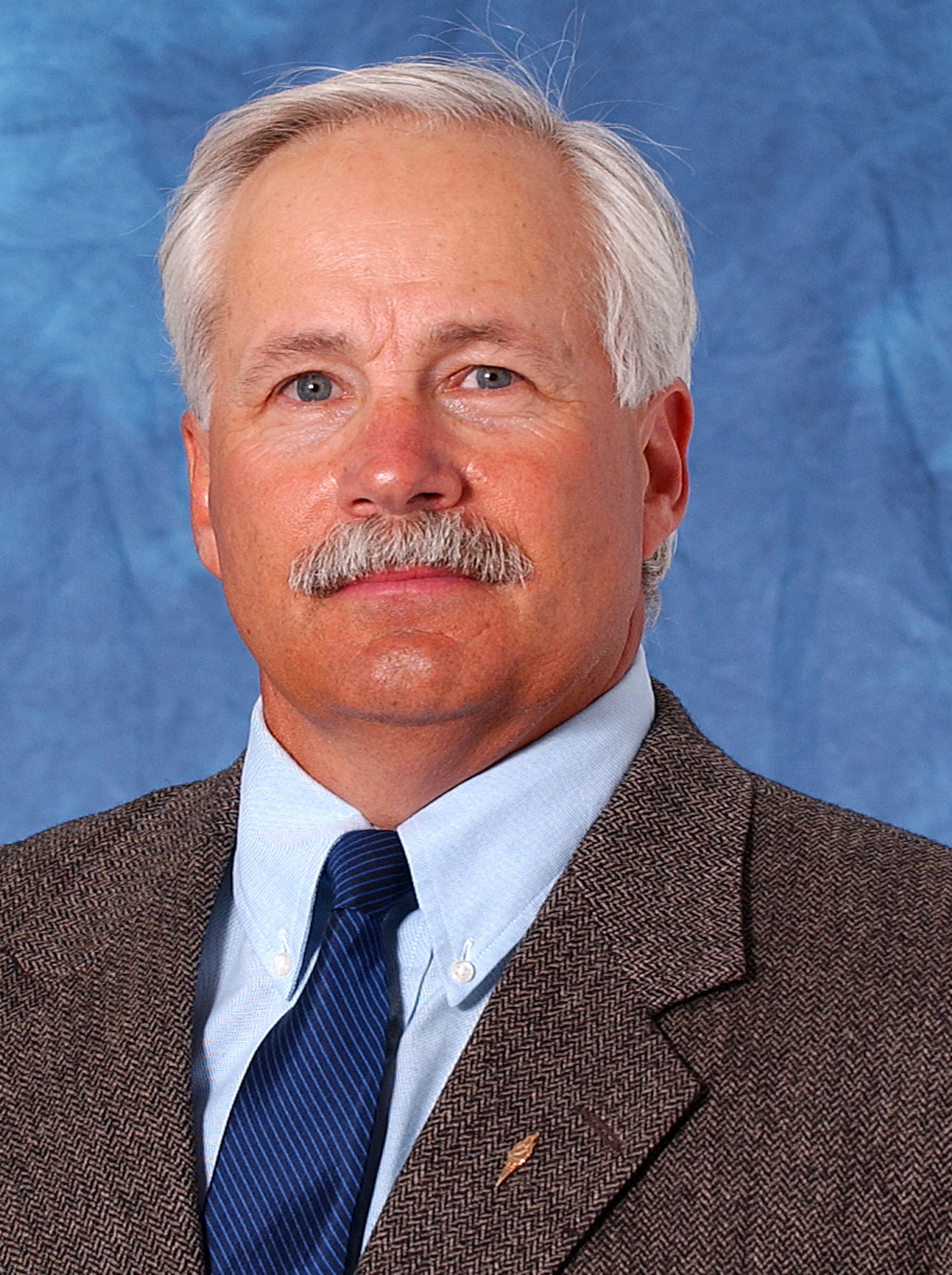 Scott Irving, the associate head coach for the U.S. Air Force Academy's track and field team, was recently named Division I Mountain Region Women's Assistant Coach of the Year for 2008. (U.S. Air Force photo/Danny Meyer)