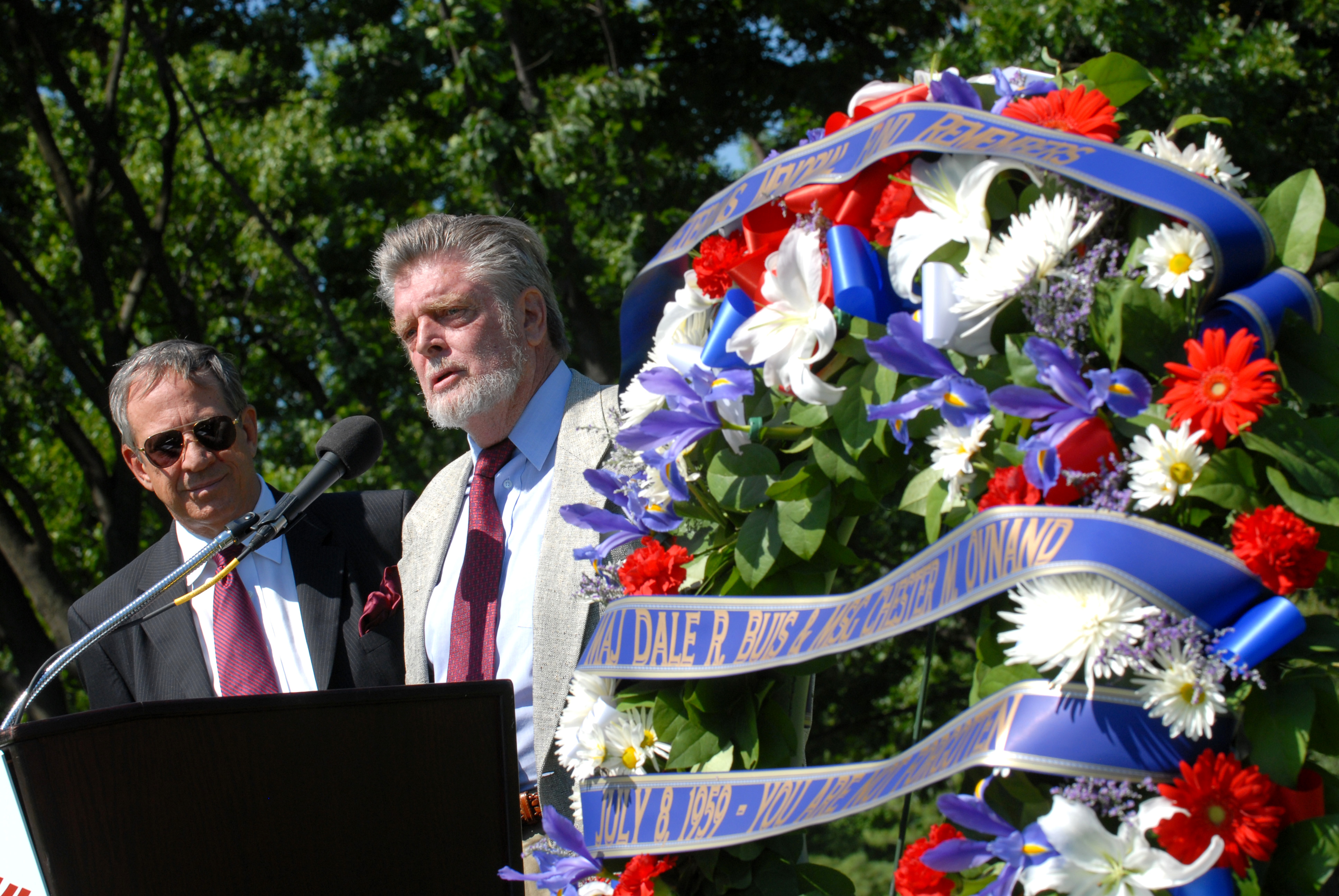 Retired U S Army Captain Nathaniel P Ward Iv Right Speaks Next To Jan C Scruggs At