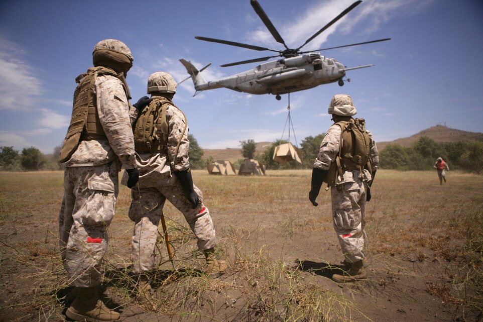 Red Patchers walk under the danger zone > United States Marine Corps ...