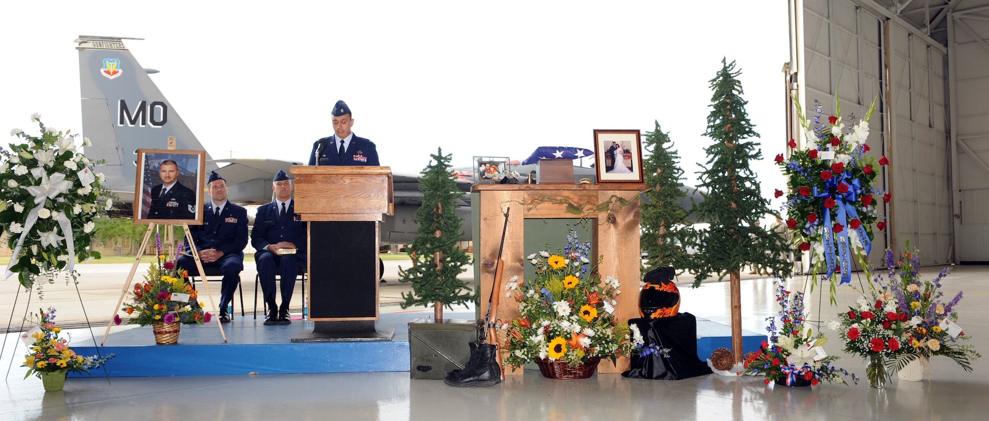 MOUNTAIN HOME AIR FORCE BASE, Idaho - Gunfighters pause to remember Master Sgt. Richard Caron during a memorial ceremony at Hangar 1331 July 9. Sergeant Caron was with the 366th Aircraft Maintenance Squadron and passed away in Mountain Home July 4. (U.S. Air Force photo/Airman 1st Class Deborah Lockhart)