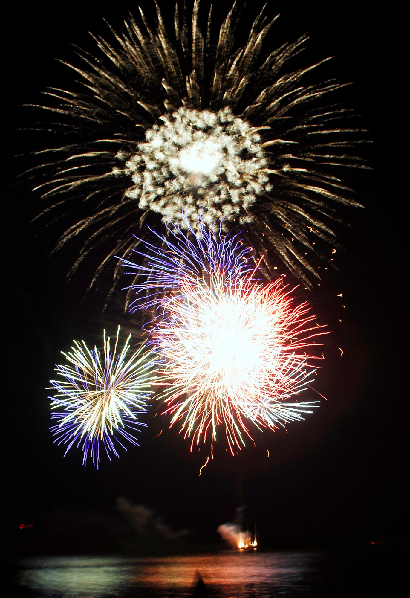 Patrons at Hurlburt Field's annual Sound of Independence celebration were treated to a dazzling 20-minute fireworks display. The festival, promoted by the 1st Special Operations Wing, took place July 2 and 3 at the Soundside Marina (U.S. Air Force photo/Senior Airman Sheila DeVera).