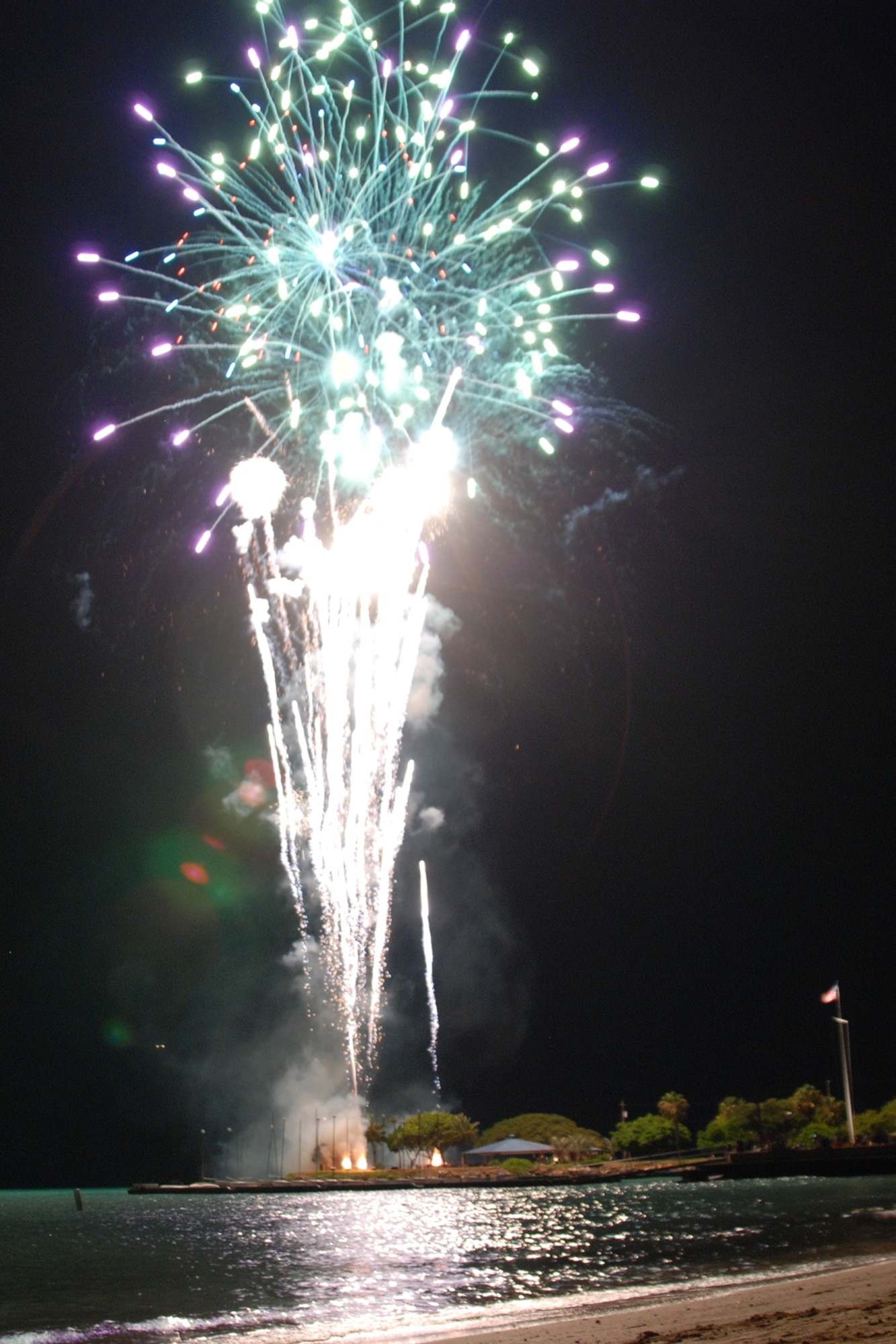 Fireworks light up Hickam skies > 15th Wing > Article Display