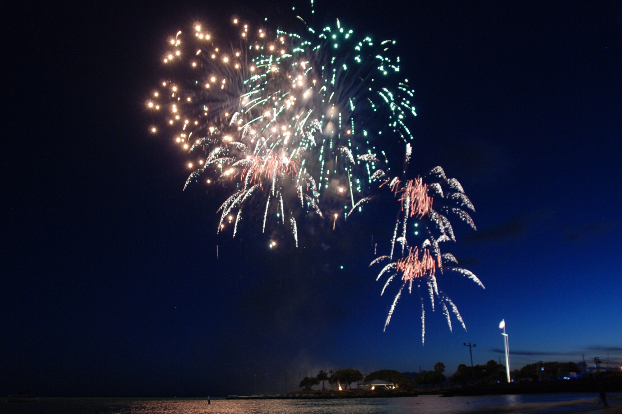 Fireworks light up Hickam skies > 15th Wing > Article Display