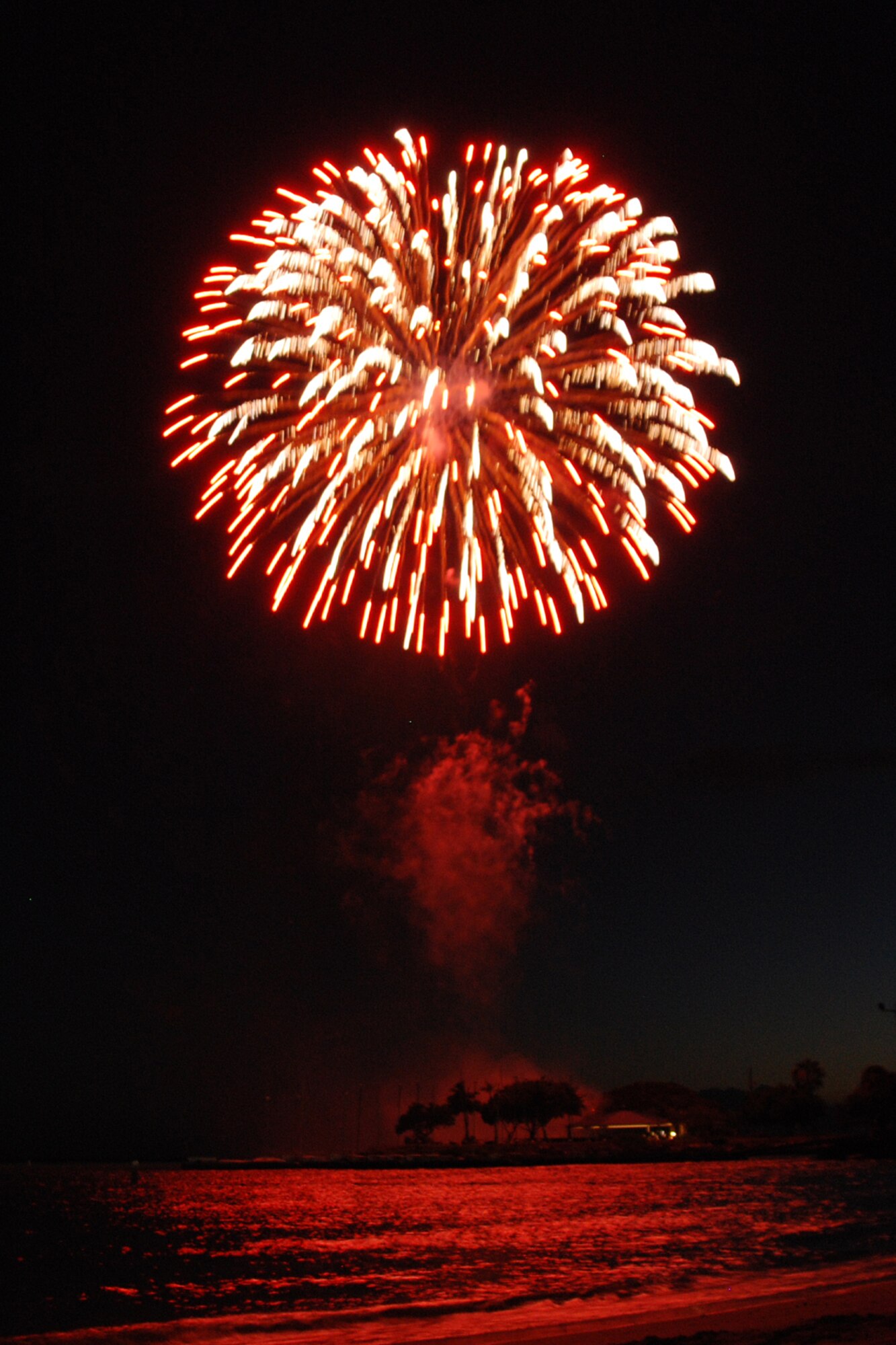 Fireworks light up Hickam skies > 15th Wing > Article Display