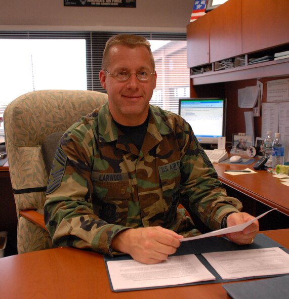 NIAGARA FALLS AIR RESERVE STATION, N.Y. - 914th Airlift Wing Command Chief Master Sgt. Steven M. Larwood was named the new Command Chief Master Sergeant of the 22nd Air Force May 28, 2009.  (U.S. Air Force photo by Senior Airman Andrew Caya)