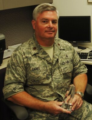 Maj. Mark D. Carey of the 45th Aeromedical Evacuation Squadron, MacDill Air Force Base, Fla., was one of three people nationwide to receive the American Lung Association 2009 Volunteer Excellence Award in San Diego June 26, 2009. (U.S. Air Force photo/Capt. Shane Huff)


