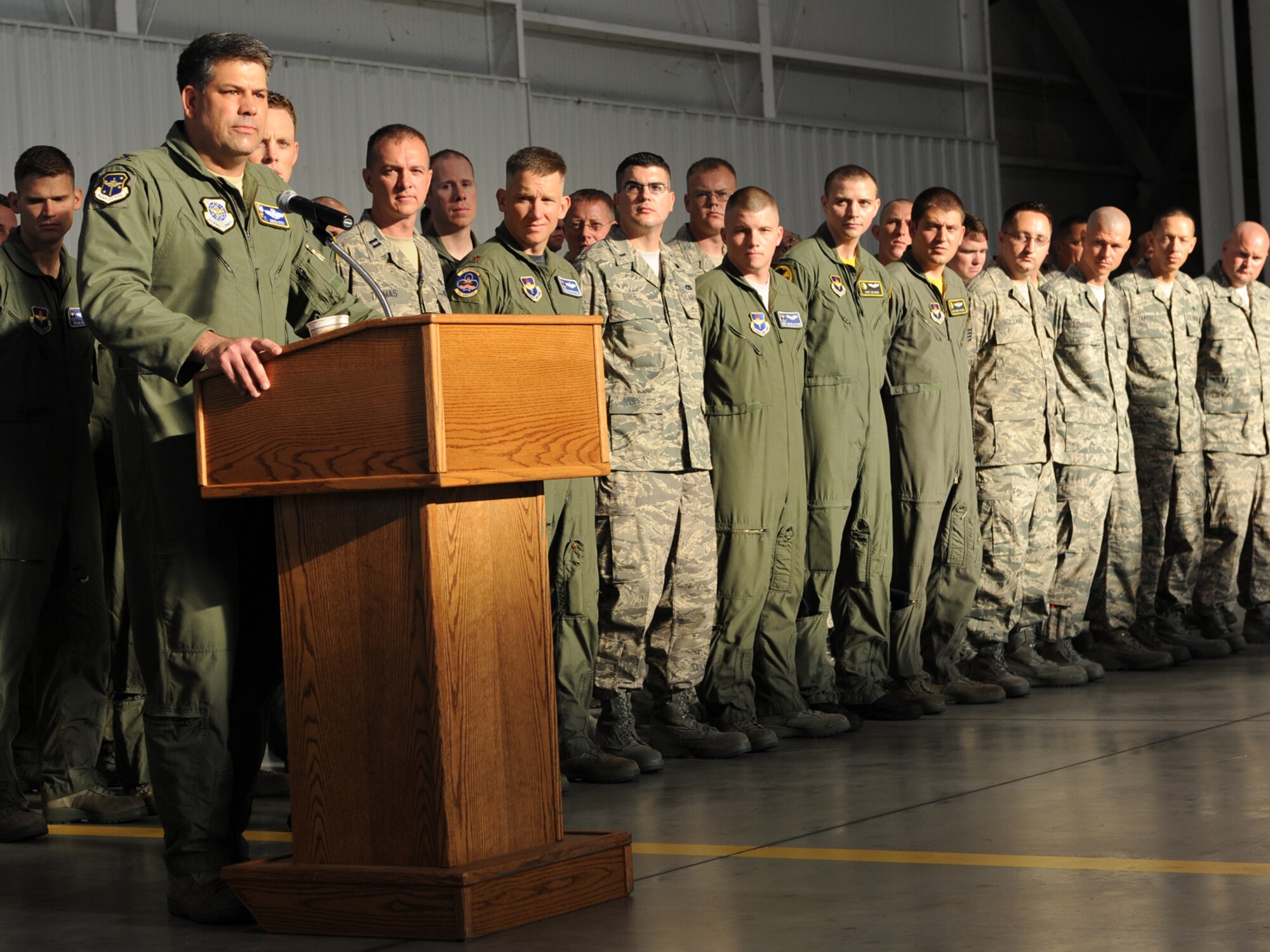LITTLE ROCK AIR FORCE BASE, Ark. -- Col. Greg Otey, 19th Airlift Wing commander, speaks to the 19th Airlift Wing Rodeo team during the 2009 Rodeo kick-off ceremony here July 17. (U. S. Air Force photo by Senior Airman Jim Araos)