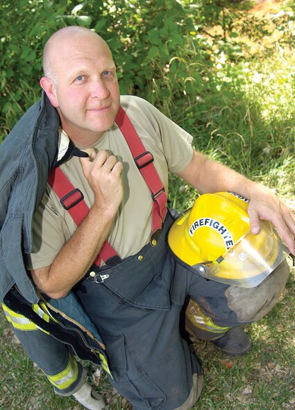 Master Sgt. Robert Vanliew’s service is an example of how many Tinker members take the skills learned in their Air Force service and use them in their local communities. (Air Force photo by Margo Wright)