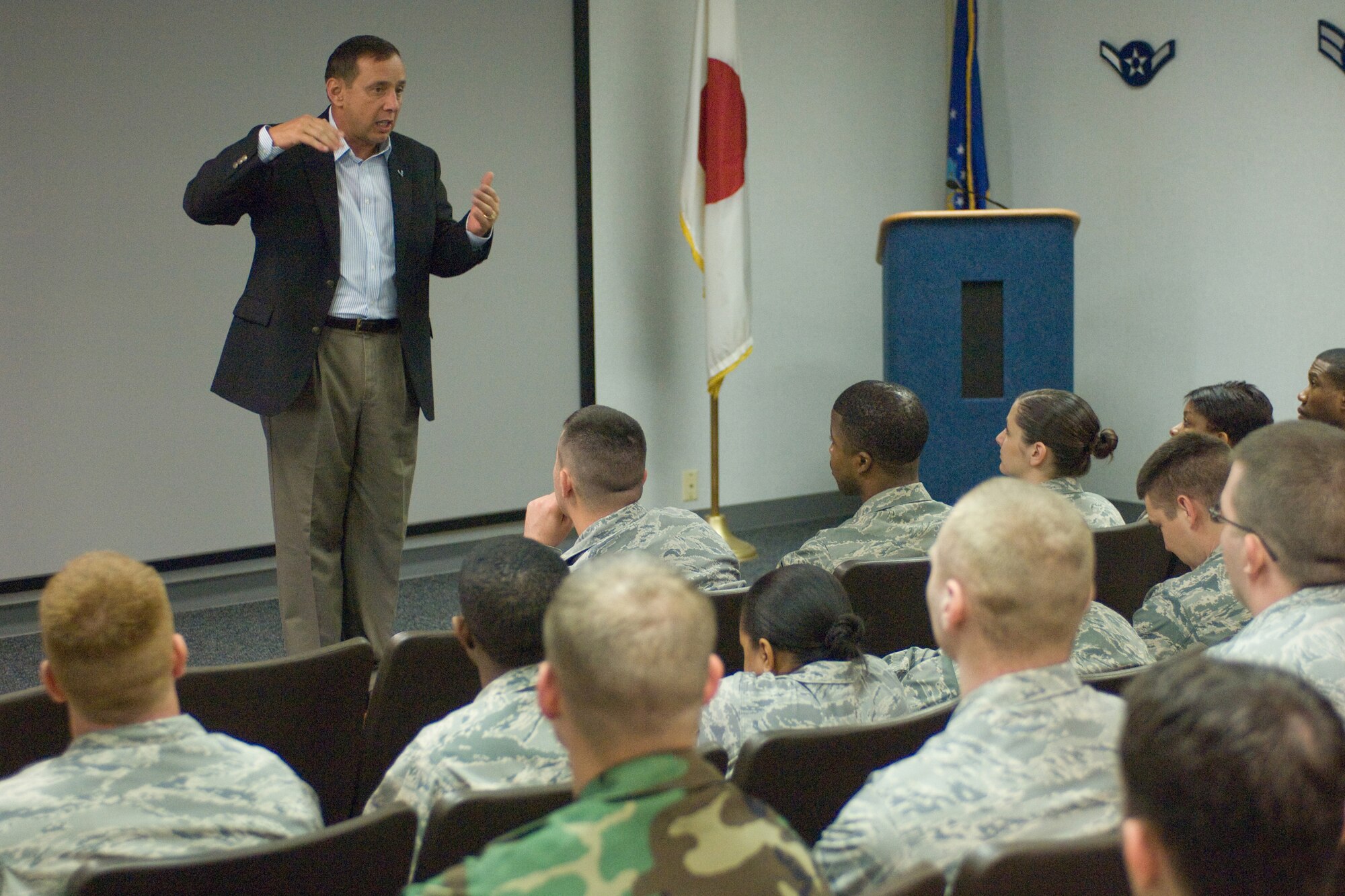 YOKOTA AIR BASE, Japan -- Retired Chief Master Sgt. of the Air Force Jim Finch talks with students at Yokota's Airman Leadership School during his visit to the base July 14-16. (U.S. Air Force photo/Osakabe Yasuo)
