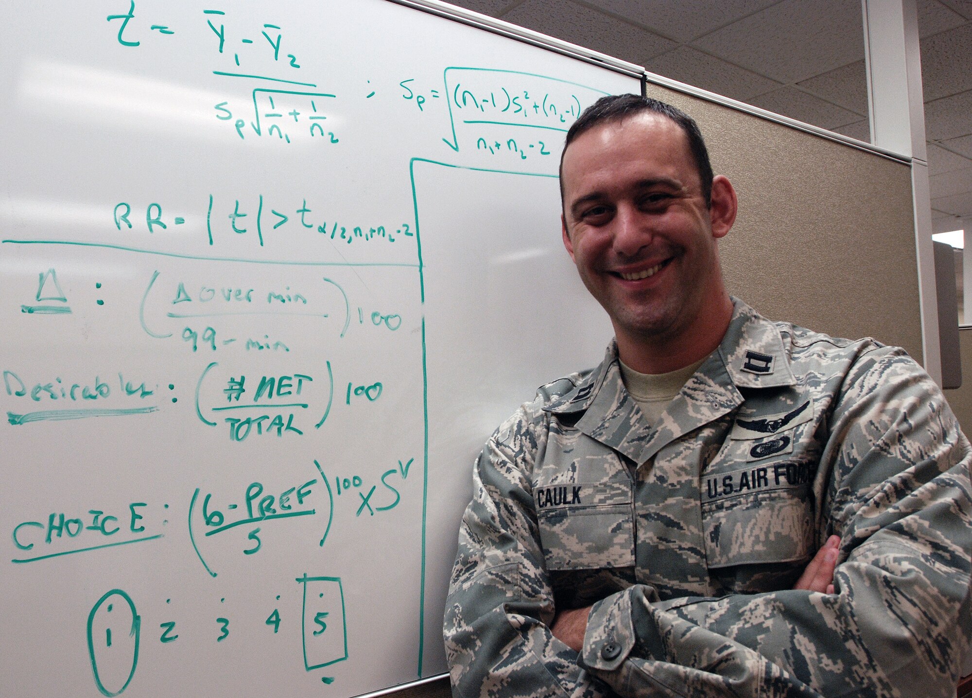 AETC Analyst of the year 2009 (U.S. Air Force photo/ Airman Brian McGloin)