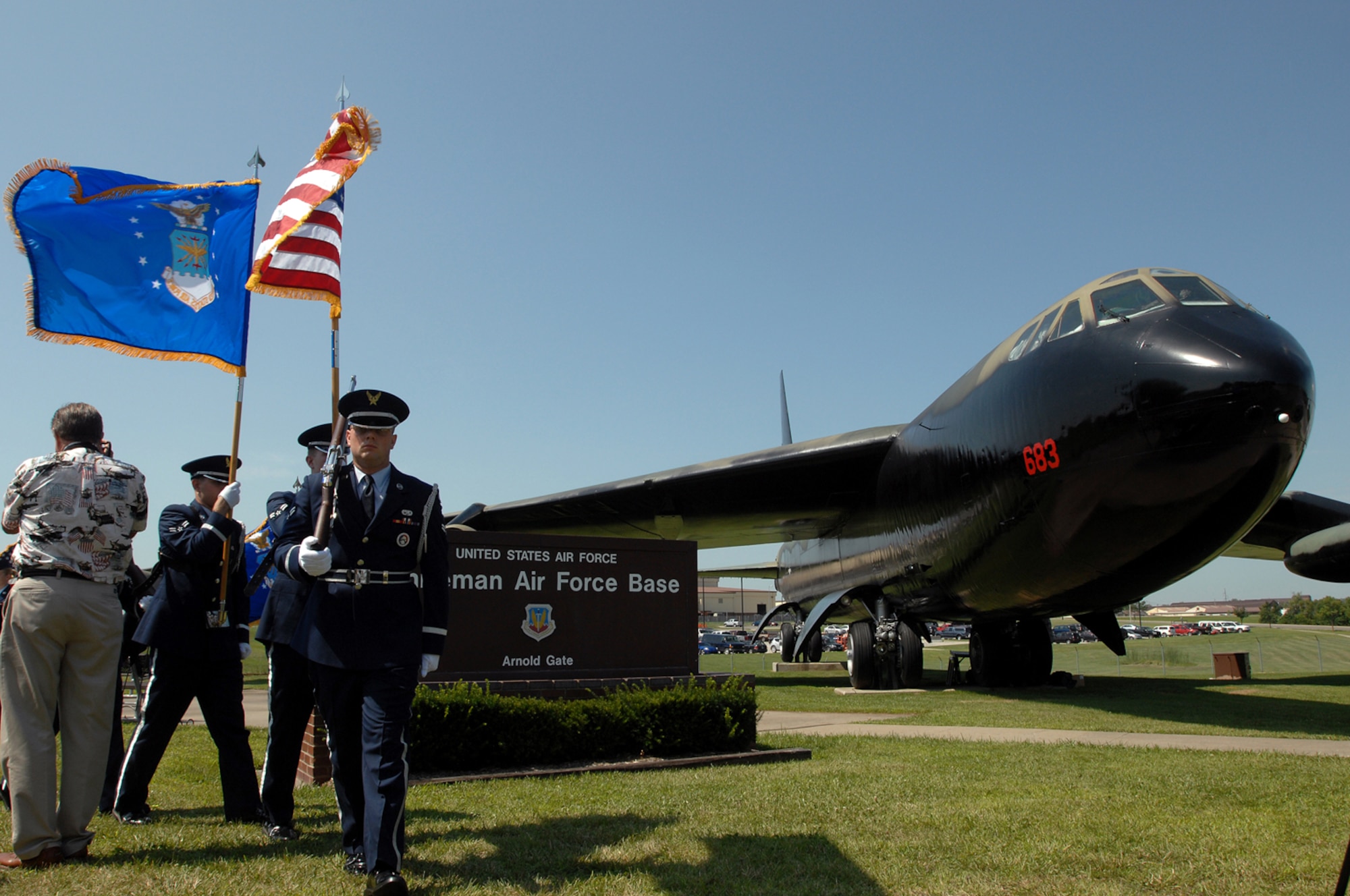 B52 Dedication revitalizes 'wingman concept' > Whiteman Air Force Base