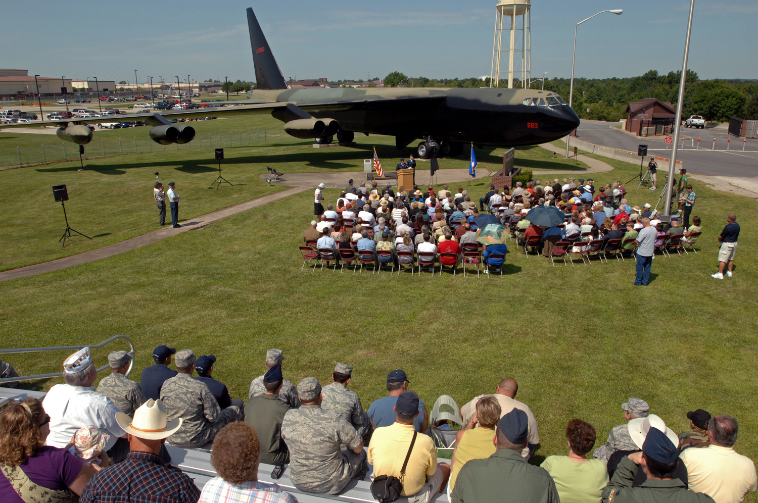 B-52 Dedication Revitalizes 'wingman Concept' > Whiteman Air Force Base ...