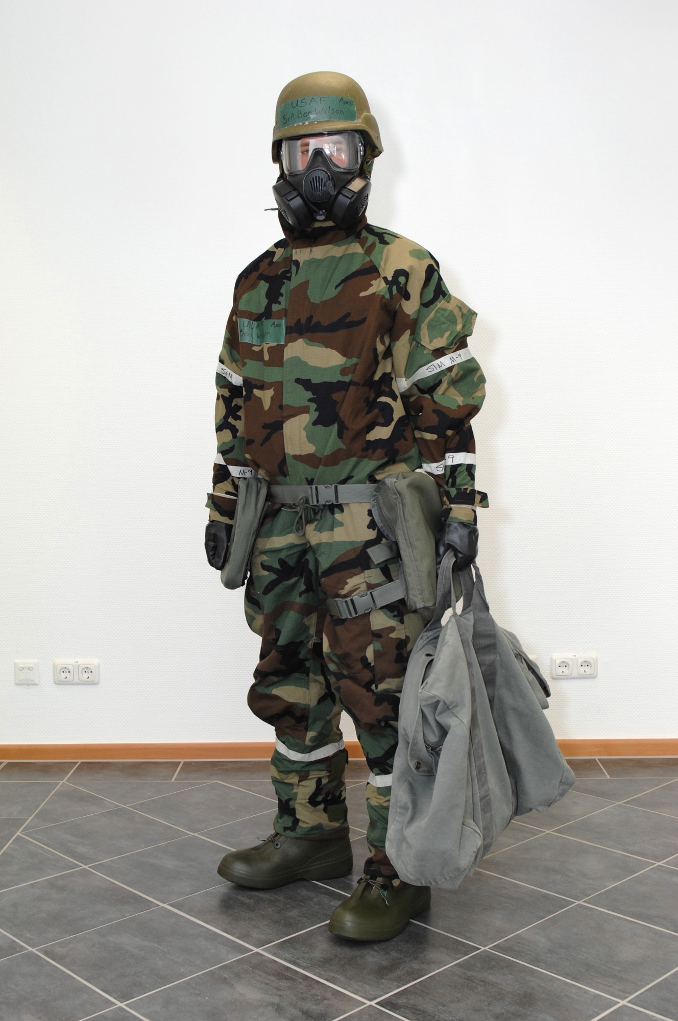 MOPP gear and how it's worn > Royal Air Force Lakenheath > Article Display