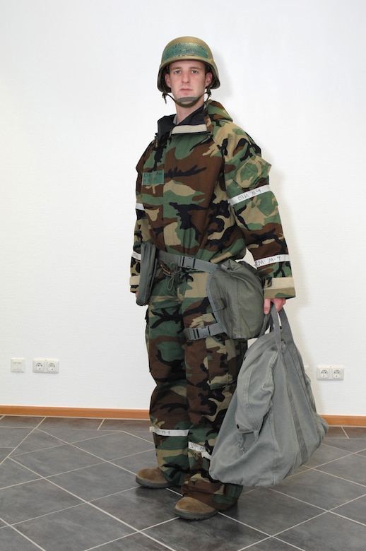 MOPP gear and how it's worn > Royal Air Force Lakenheath > Article Display