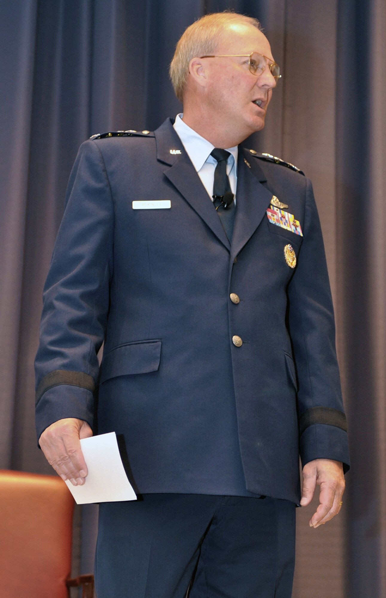 Gen. Craig R. McKinley talks to students at National Defense University May 27 at Fort Lesley J. McNair in Washington, D.C. He is the chief of the National Guard Bureau. (U.S. Army photo/Staff Sgt. Jim Greenhill)