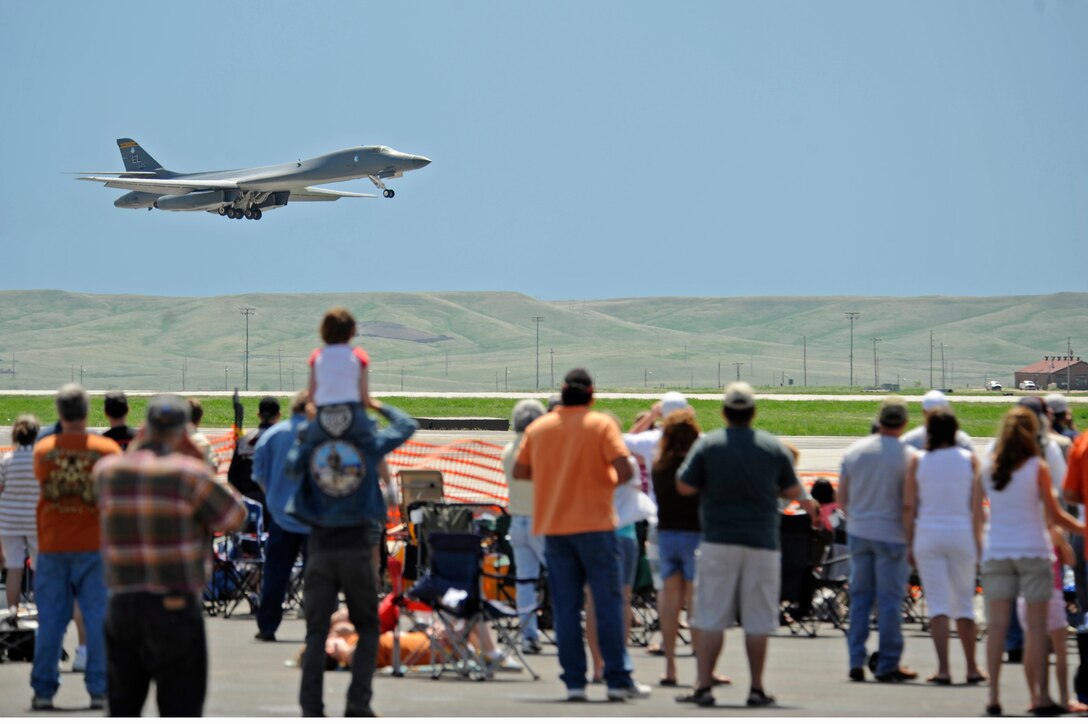 An Ellsworth B-1B Lancer performs a slow pass for the visitors of the Dakota Thunder 2009 open house and air show here, May 31.  The two-day event attracted more than 40,000 visitors to Ellsworth Air Force Base, S.D. (U.S. Air Force photo/Airman 1st Class Matthew Flynn)