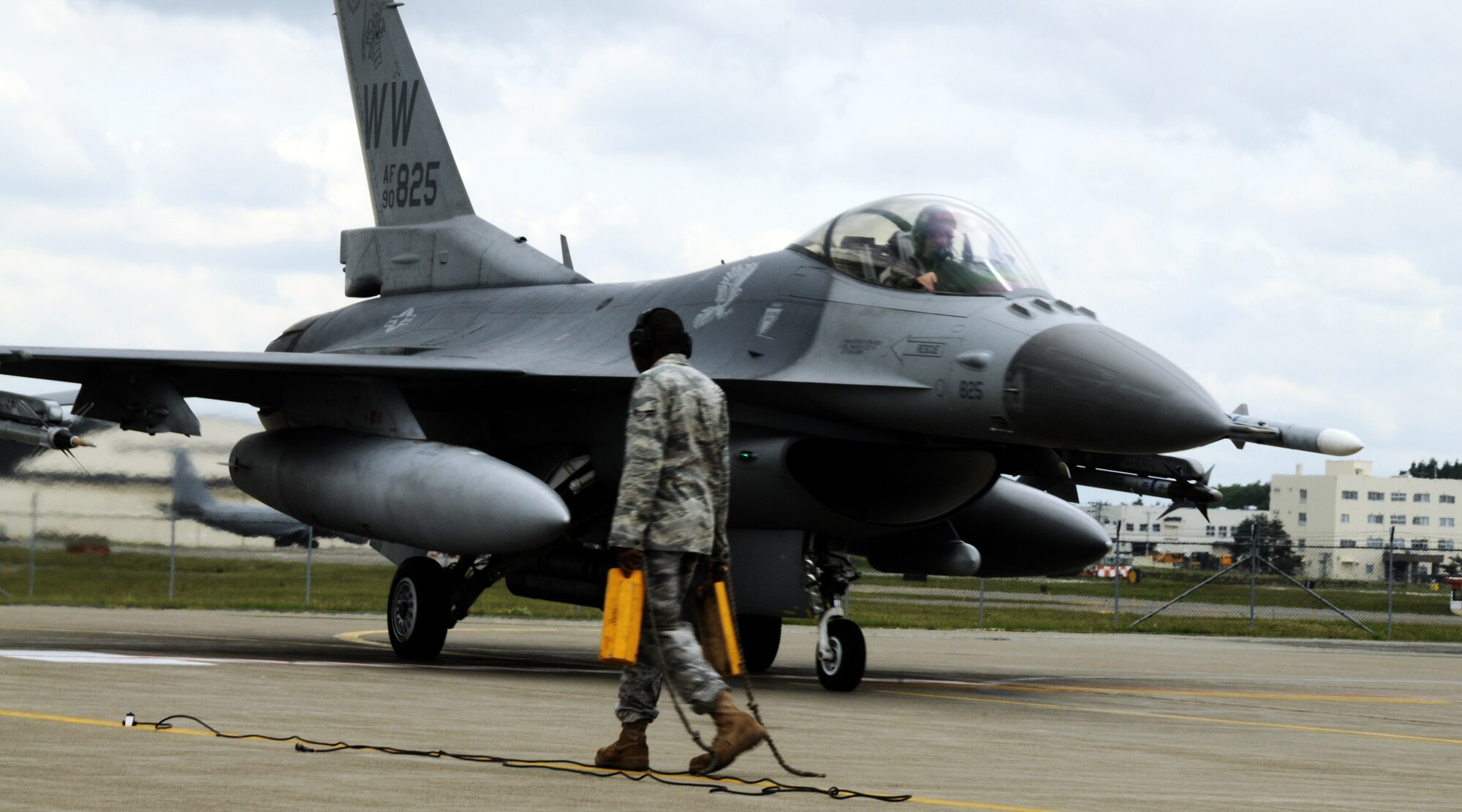 MISAWA AIR BASE, Japan -- A 14th Fighter Squadron F-16 Fighting Falcon taxis in after completing a mission June 1, 2009. The 14th FS has spent the last three months rebuilding skill sets in their primary mission of air-to-air and suppression of enemy air defenses. (U.S. Air Force photo by Senior Airman Jamal D. Sutter)