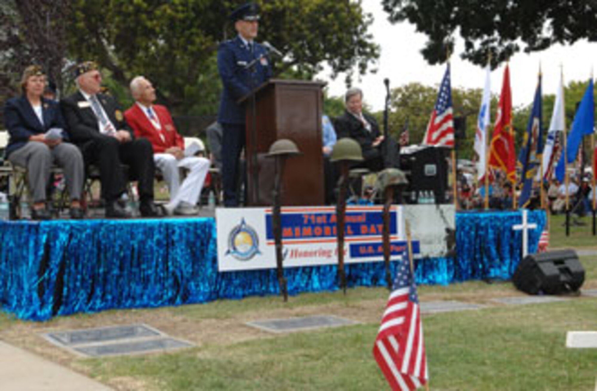 Brig. Gen. Eric Crabtree, Fourth Air Force commander, was the keynote speaker at the 71st Annual Memorial Day celebration at Loma Vista Memorial Park in Fullerton, Calif., May 25. This year, the Air Force was honored at the ceremony. General Crabtree was flown by an Orange County Sheriff’s helicopter to the cemetery. (U.S. Air Force photo by Master Sgt. Roy Santana)