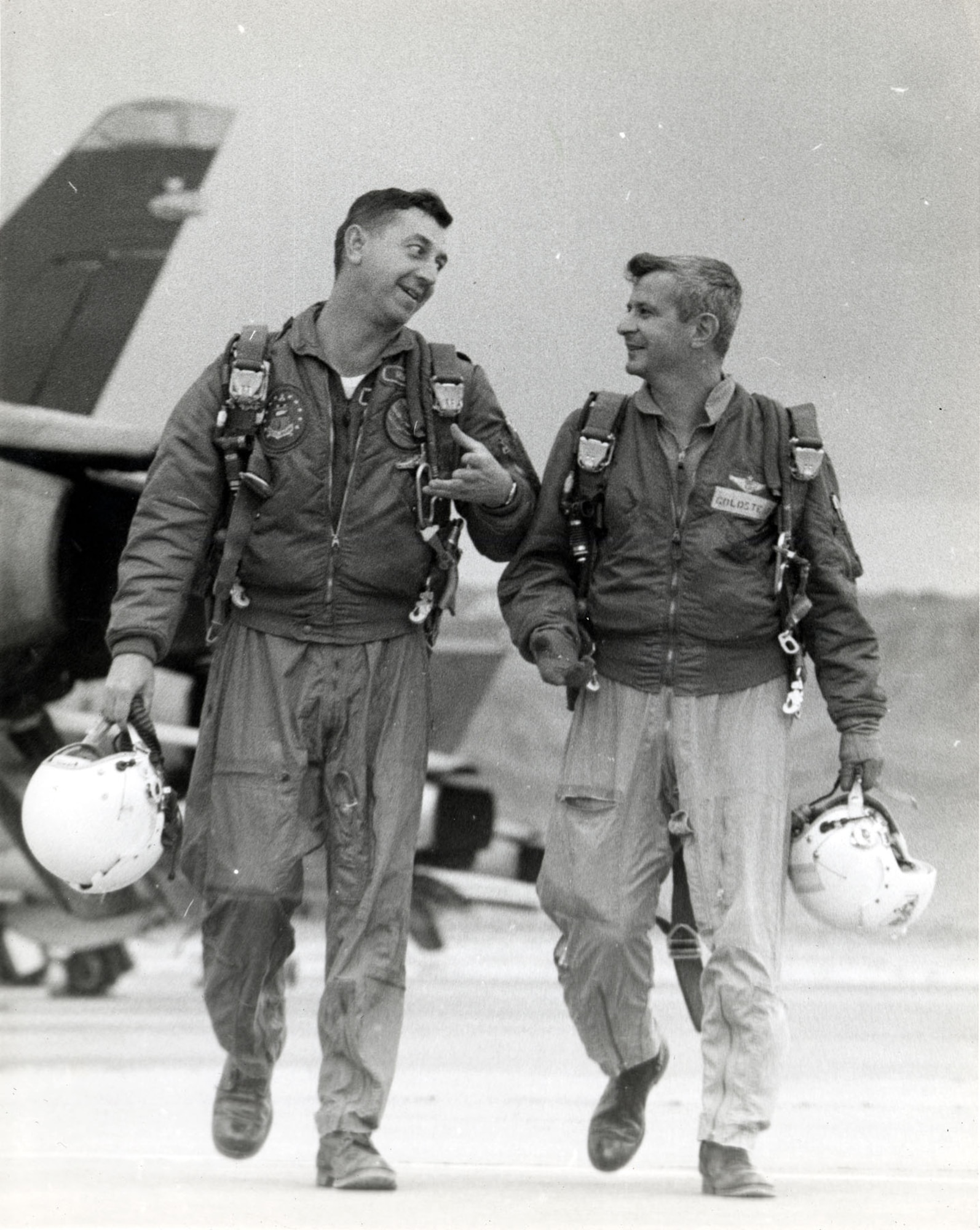 At the end of the first week, the pilots and EWOs had decided who they were going to fly with in combat. Revak and Goldstein chose to fly together because they were both from New York City—Revak was from Brooklyn and Goldstein was from the Bronx—and they were the only bachelors in their class. (U.S. Air Force photo)