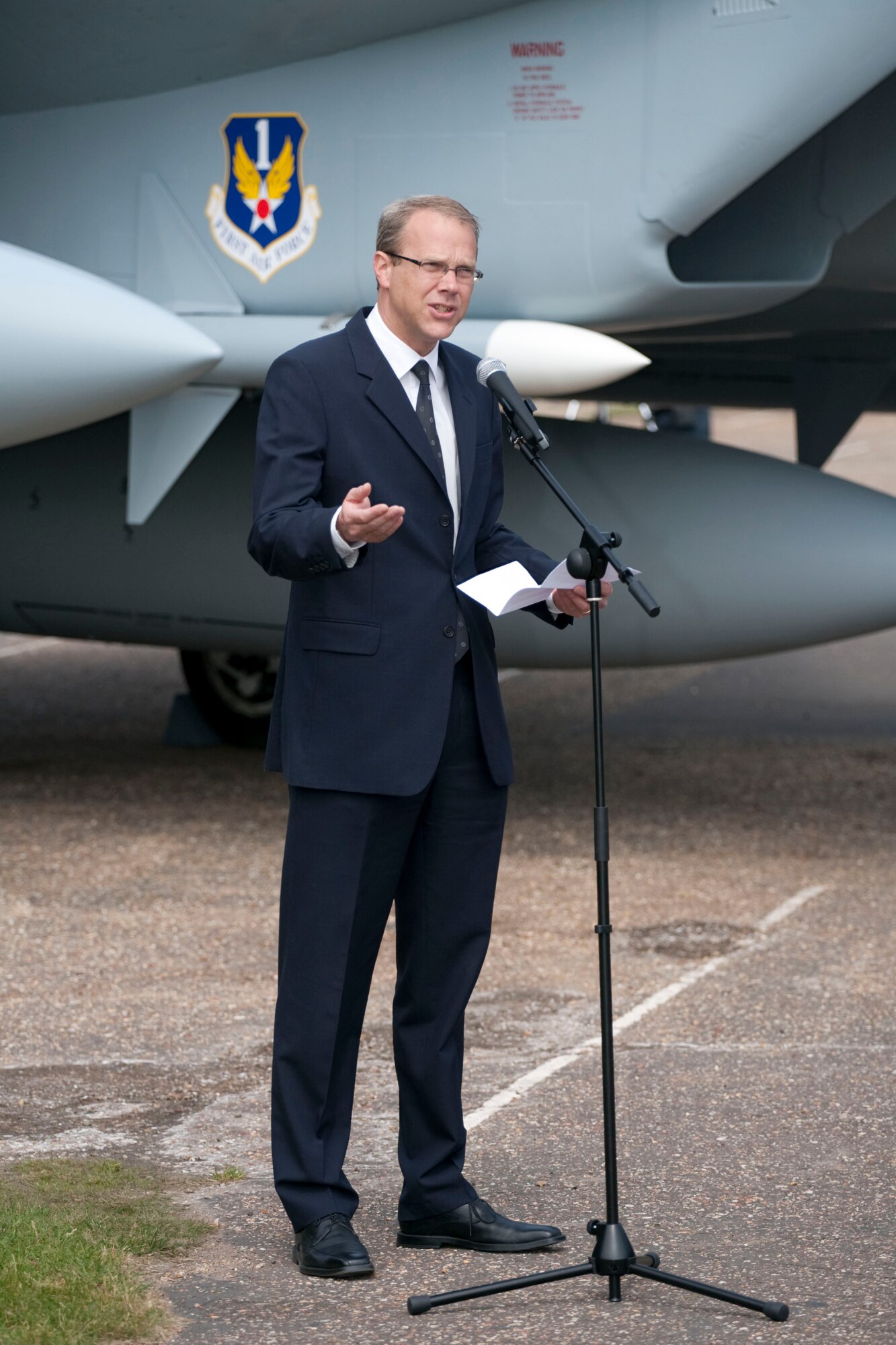Richard Ashton, the Imperial War Museum Duxford director, expresses his thanks to the 48th Fighter Wing and the 18 volunteers who repainted an F-15A aircraft for display at the museum June 5, 2009. The Airmen from RAF Lakenheath’s 48th Equipment Maintenance Squadron corrosion control flight, volunteered approximately 70 hours each of off-duty time over a period of eight weeks to restore the aircraft to its original 5th Fighter Intercept Squadron markings. (Photo courtesy of Fairhurstphotography)