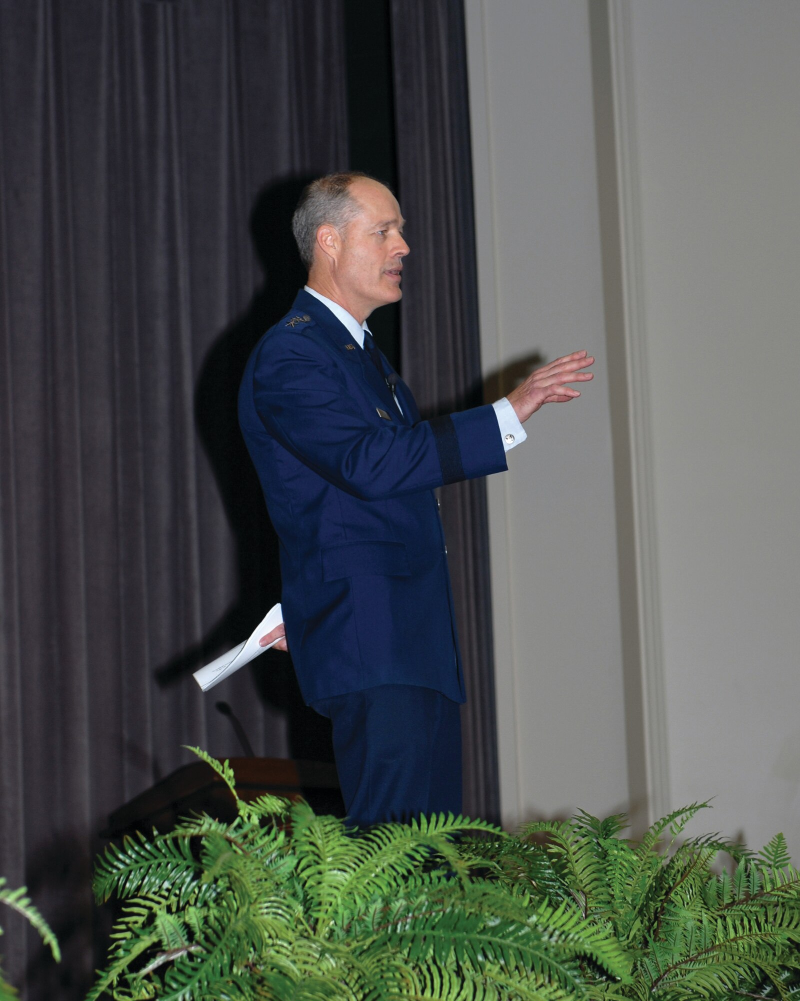Lt. Gen. Allen Peck, Air University commander, Maxwell Air Force Base, Ala., speaks at the graduation of Specialized Undergraduate Pilot Training Class 09-09 May 15 at the Kaye Auditorium. (U.S. Air Force photo/Melissa Duncan)