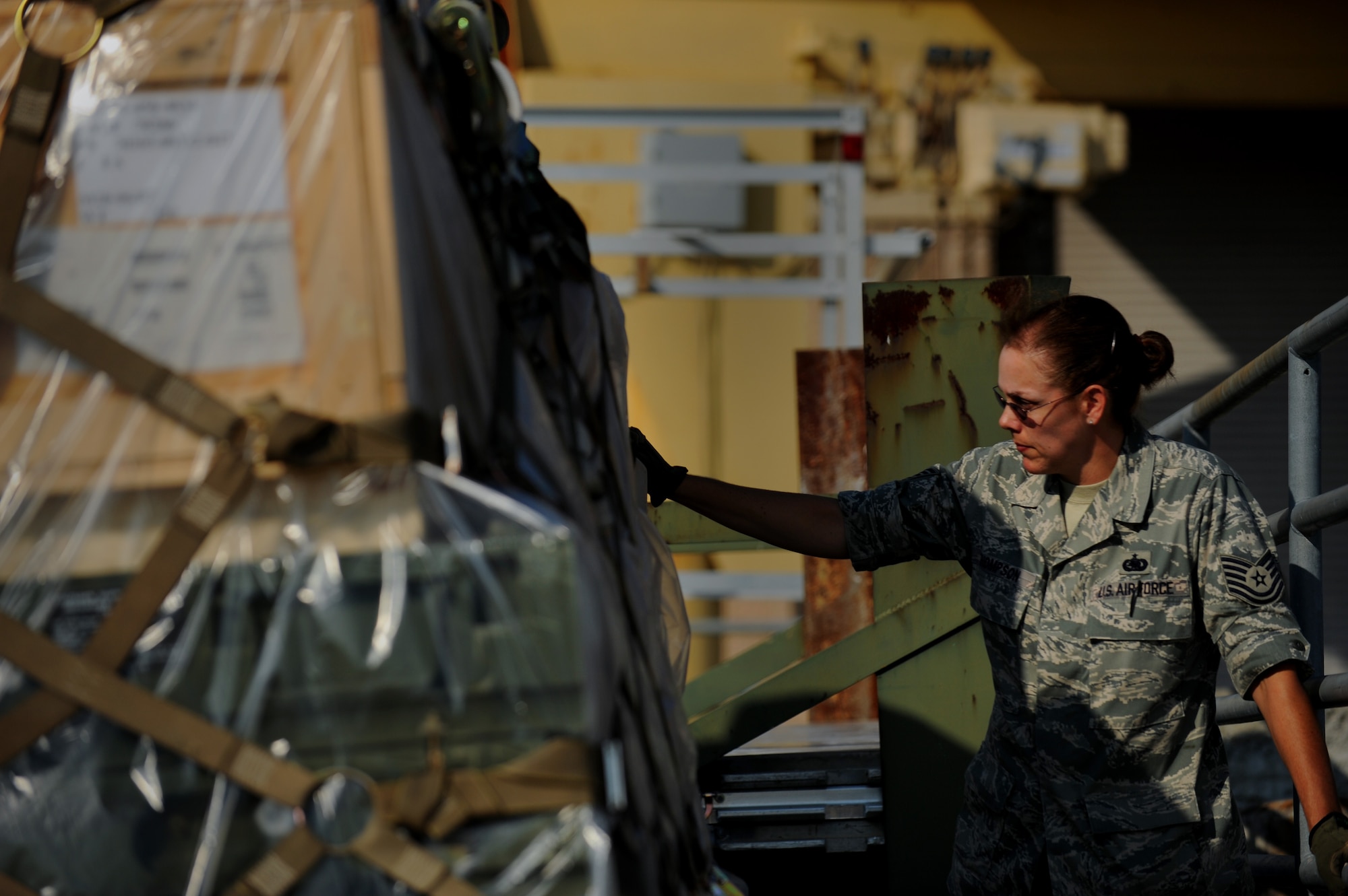 MOODY AIR FORCE BASE, Ga. -- Tech. Sgt. Melinda Thompson, 23rd Logistic Readiness Squadron NCO-in-charge mobility readiness spares and packages, weighs a pallet to ensure it matches the weight annotated on its placard on the flightline during an operational readiness exercise here June 3. Safety and accuracy played vital roles during the three-day exercise. (U.S. Air Force photo by Senior Airman Gina Chiaverotti)