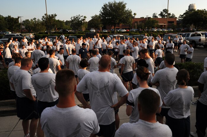 Maj. Jason Pavelschak speaks to Charleston Airmen before the Commander's Fitness Challenge 5K run on Charleston AFB June 5. More than 350 Airmen from various units participated in the challenge. Major Pavelschak is the Deputy Director of Staff for the 437th Airlift Wing. (U.S. Air Force photo/Senior Airman Timothy Taylor) 