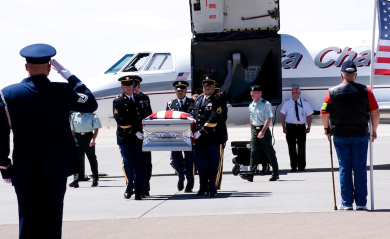 Holloman Honors Fallen Army Soldier Holloman Air Force Base Display 4307