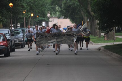 Offutt AFB, Neb. - Major General Turner, Chief of Staff, U.S. Strategic Command, service members and civilians run in celebration of the 234th birthday of the U.S. Army on June 11th, 2009.