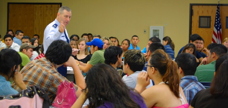 LAUGHLIN AIR FORCE BASE, Texas -- Col. David Ellis, 47th Flying Training Wing vice commander, talks to the new Summer Hires before they began thier 10-week employment here June 8. (U.S. Air Force photo by Airman 1st Class Sara Csurilla)