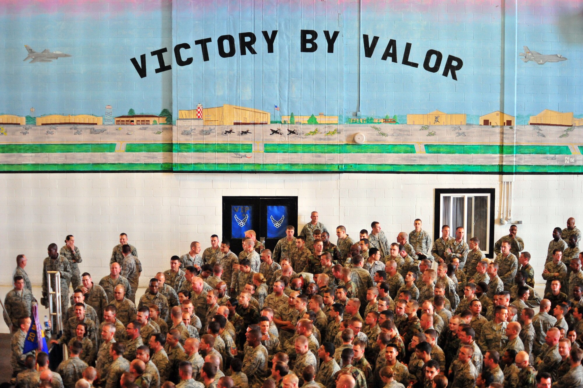 SHAW AIR FORCE BASE, S.C. -- Team Shaw gathers to hear the last operational readiness inspection pep talk from Col. Joseph Guastella, 20th Fighter Wing commander, June 12. The ORI will evaluate Shaw's ability to survive and operate in combat conditions. (U.S. Air Force photo/Senior Airman Kathrine McDowell)