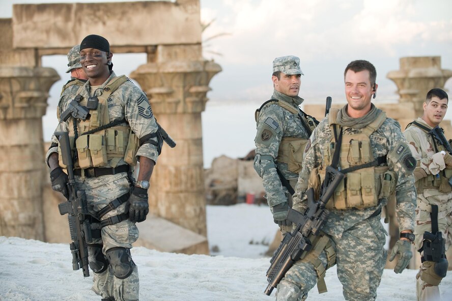 Actors Josh Duhamel and Tyrese Gibson were quick to welcome the Airmen from the 552nd Air Control Wing to the set. In between takes, the stars spent time talking to and thanking all of the US Servicemembers who supported the film. (Copyright 2009 Paramount Pictures) 