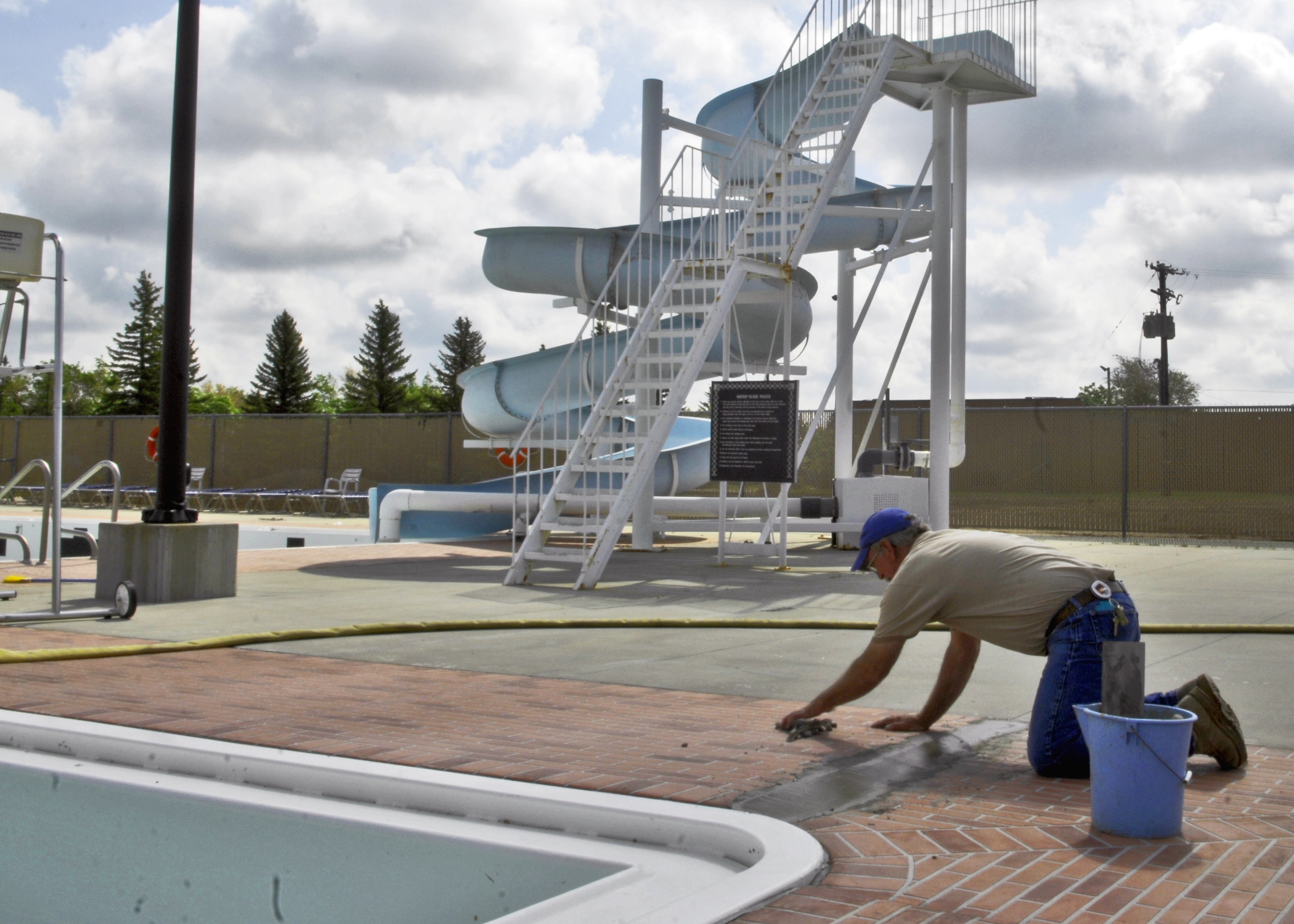 Construction continues on base pool > Minot Air Force Base > Article