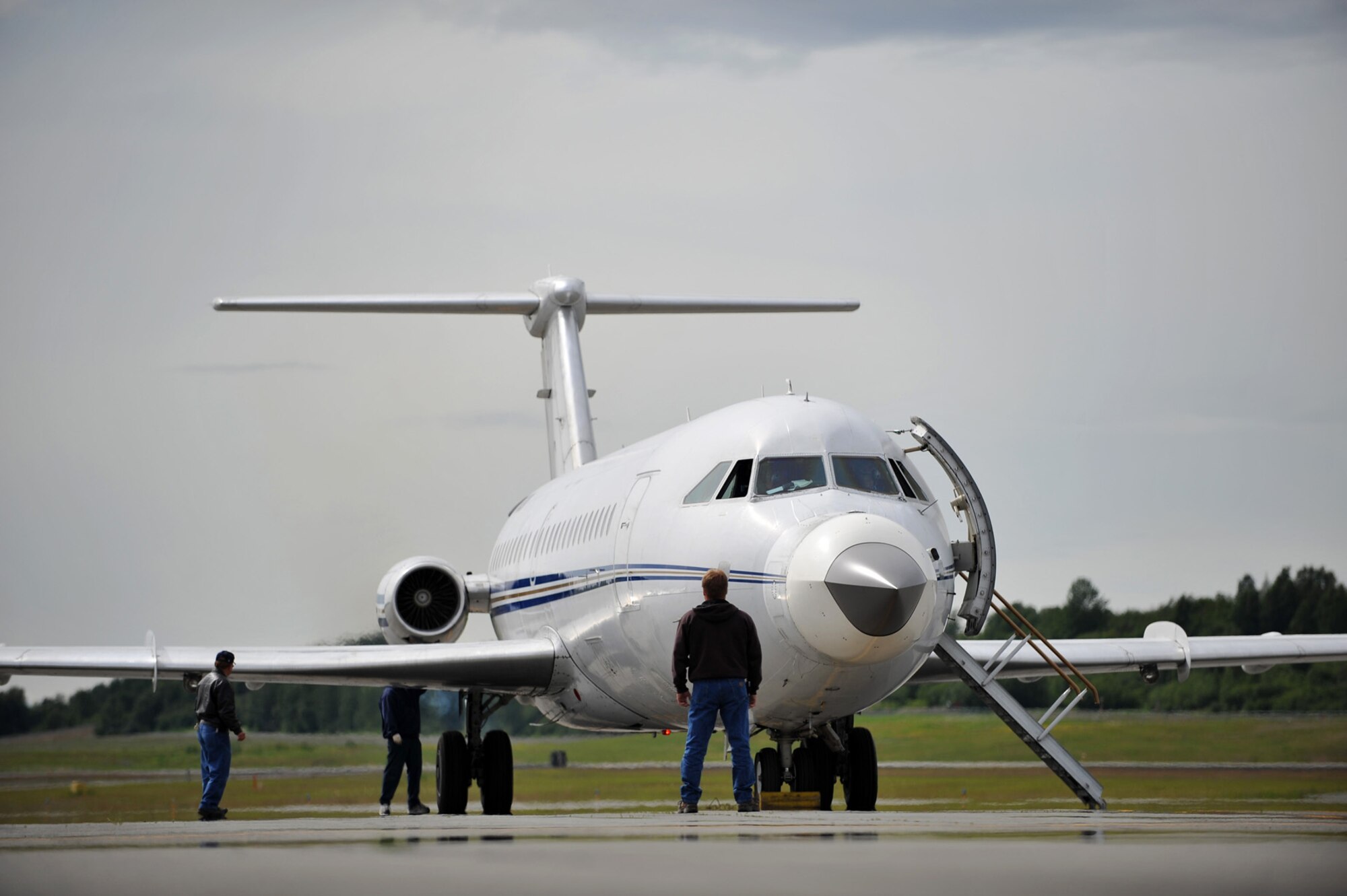 090618-F-2034C-181
Crew chiefs prepare to launch their BAC 1-11 aircraft for a mission June 18, 2009 during Exercise Northern Edge 09 held at Elmendorf Air Force Base, Alaska. The BAC 1-11 is flying missions during Northern Edge to test the F-35 Joint Strike Fighter?s APG-81 radar. Northern Edge is the largest most complex airborne electronic warfare environment and is Alaska?s largest military training exercise that prepares joint forces to respond to crises throughout the Asia-Pacific region. (U.S. Air Force photo/ MSgt Shane A. Cuomo) RELEASED
